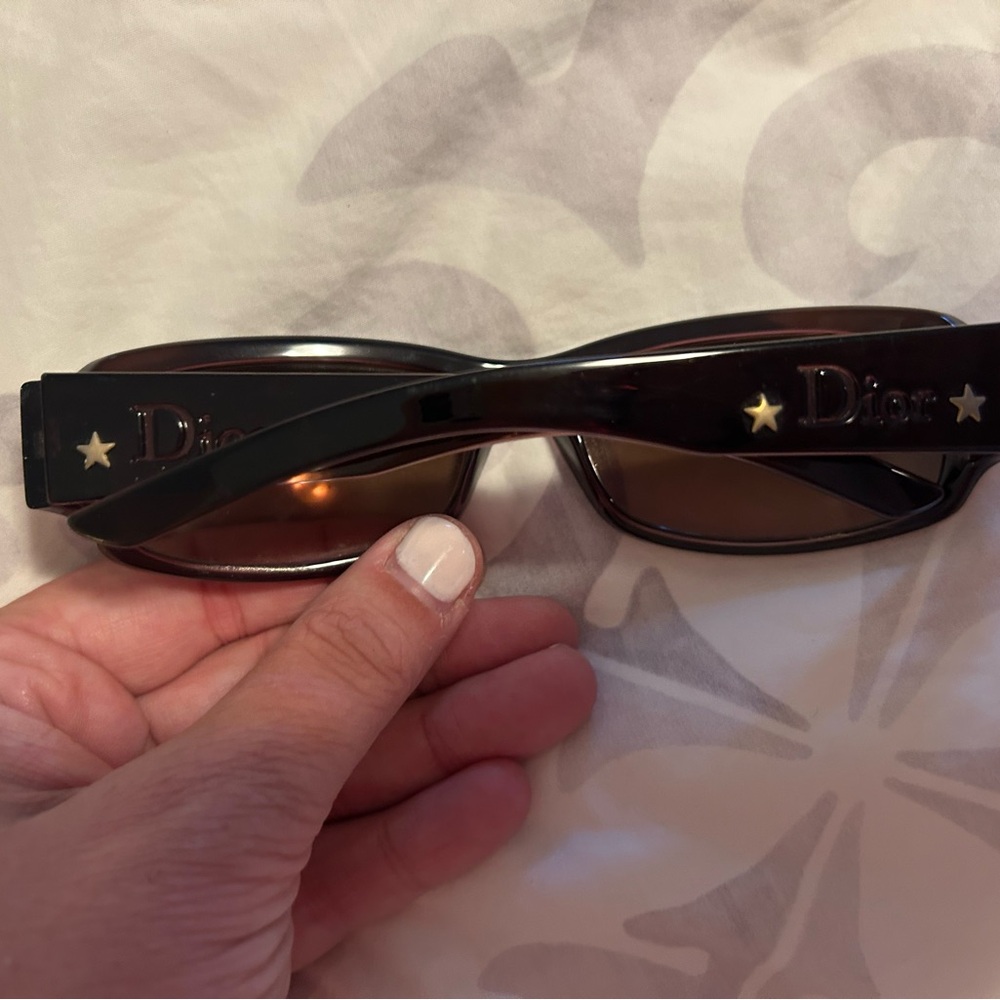 Elegant Christian Dior Brown Sunglasses - Picture 3 of 4